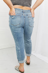 Judy Blue – Maika – Boyfriendjeans in voller Größe mit Paisleymuster